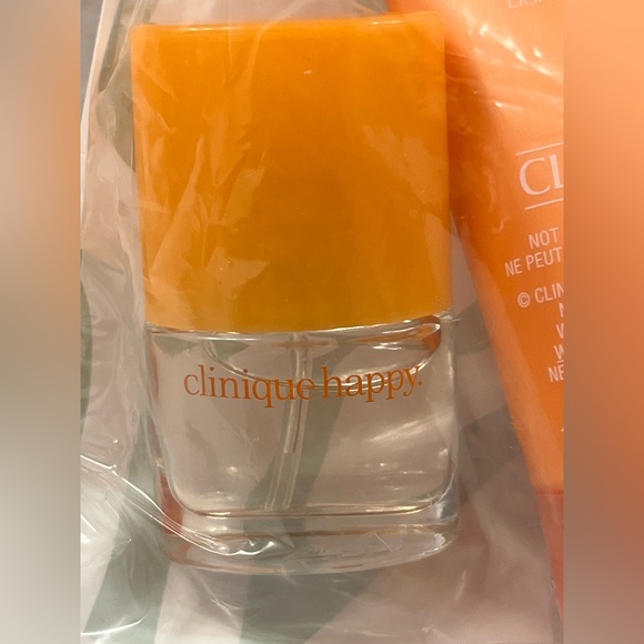 Clinique 6 piece Makeup Set with Clinique Happy - Picture 11 of 11